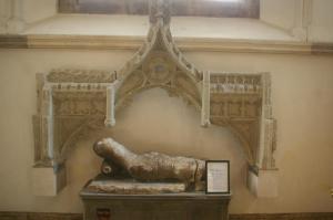 The mutilated statue of Sir John Ward. St Leonard's Streatham ©Carole Tyrrell 